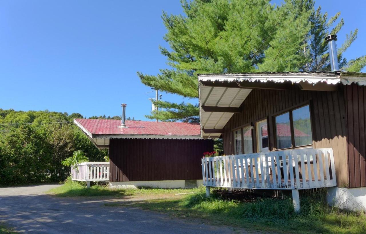 Motel De La Riviere Piedmont Exterior photo